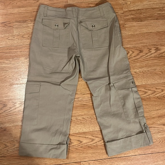 Banana Republic Linen Cargo Cropped Stretch Pants - Picture 5 of 5